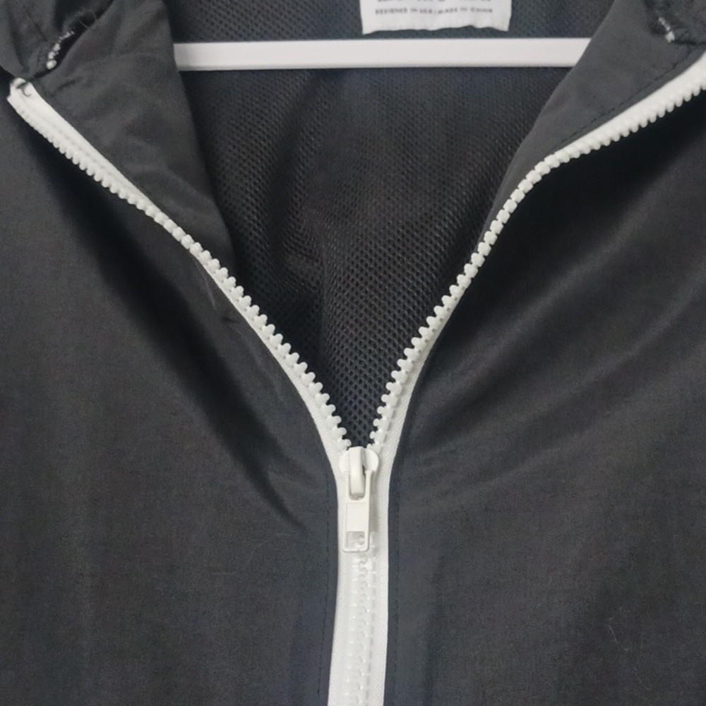 Craft + Flow Hooded Windbreaker - Picture 4 of 6